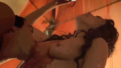 سینه کلان آماتور, سامانتا در راه آهن و پشت کلیپ کوتاه سکس خارجی