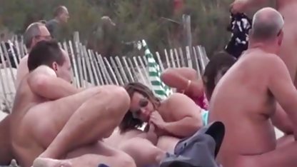 جوانان کلیپ های کوتاه سکسی بمبئی دختر Fucks در دیک بزرگ سفید Dec